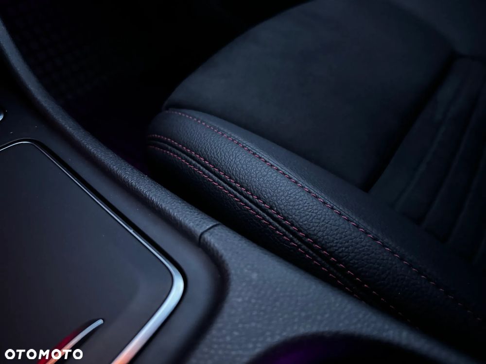 Mercedes-Benz CLA 200 7G-DCT AMG Line - 24
