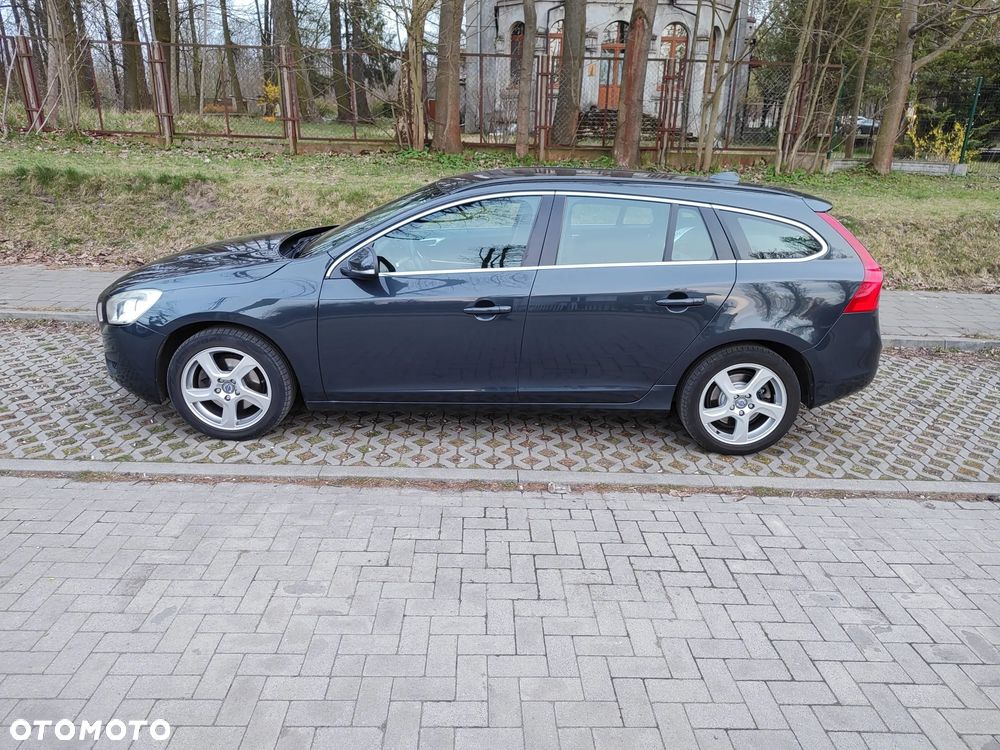 Volvo V60 T3 Summum - 2