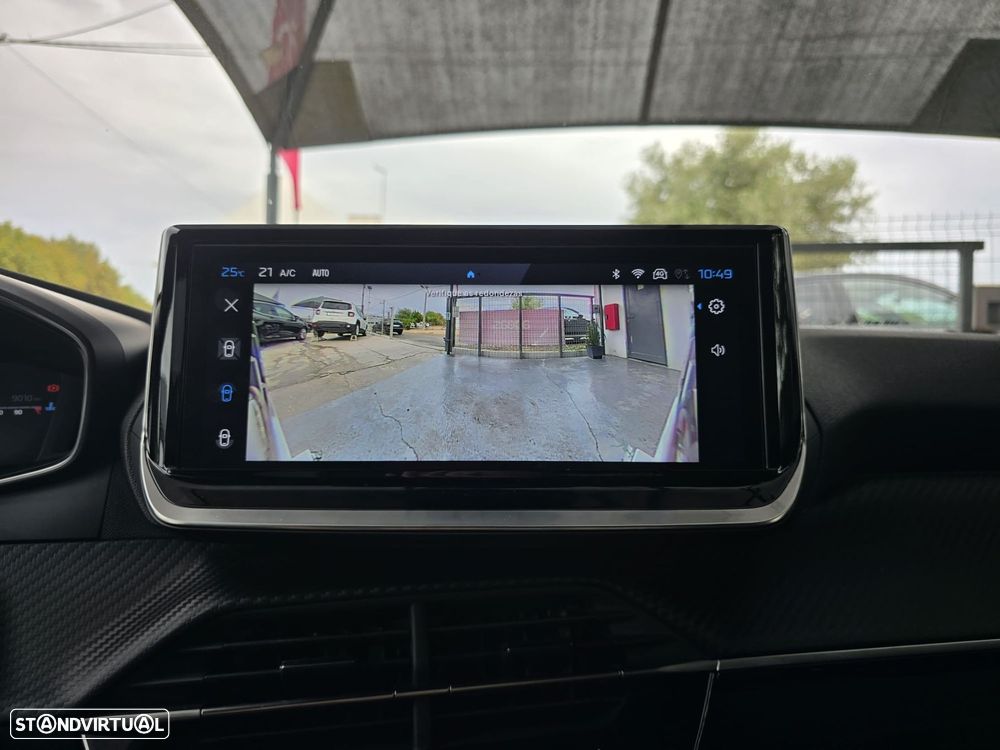 Peugeot 2008 1.2 PureTech Allure - 17