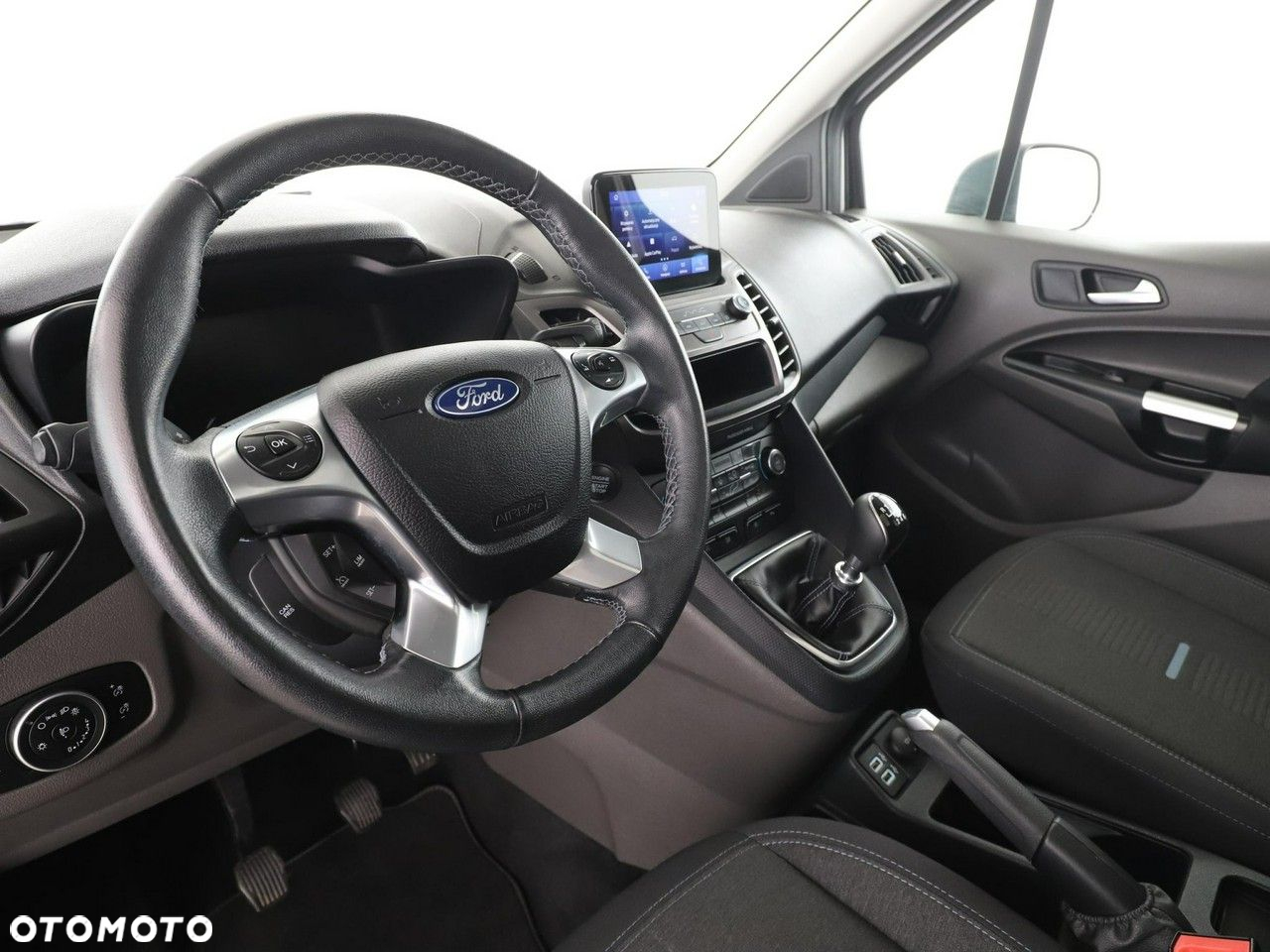 Ford Tourneo Connect Grand - 14