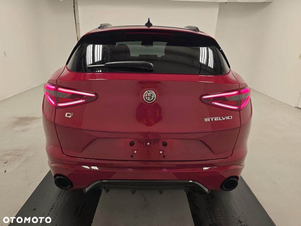 Alfa Romeo Stelvio 2.0 Turbo 16V AT8-Q4 Veloce - 3