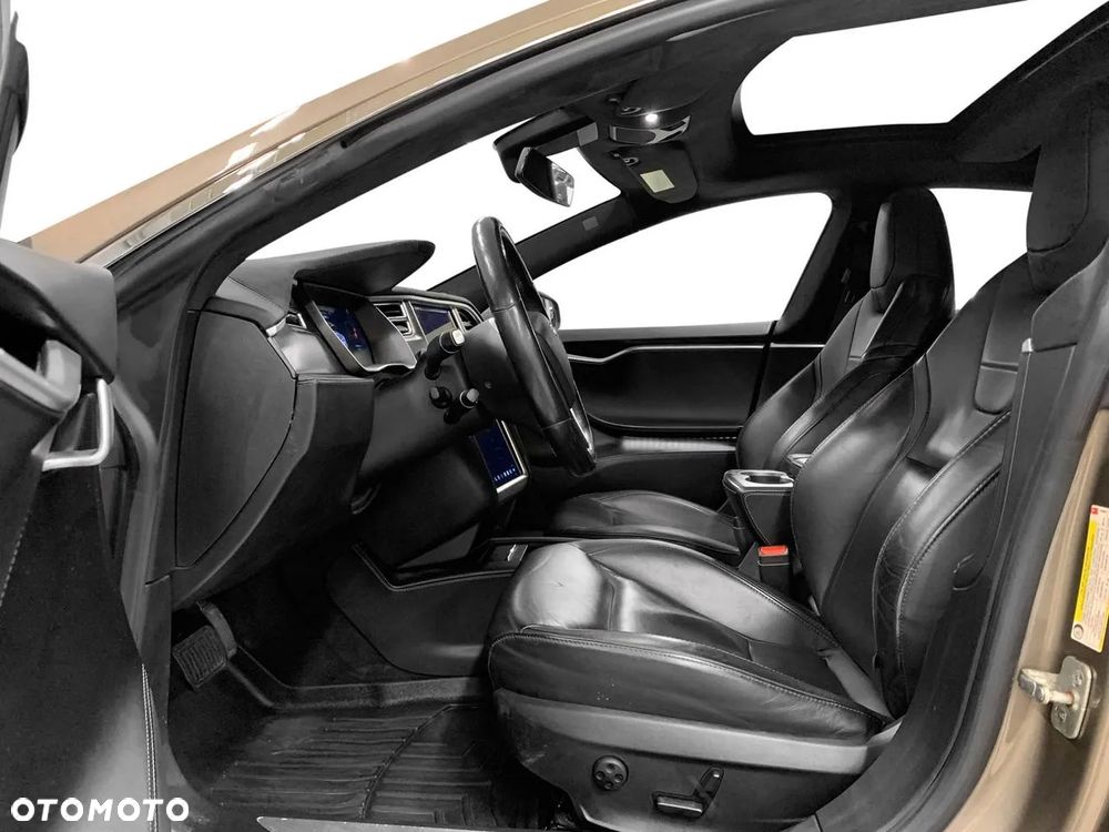 Tesla Model S - 40