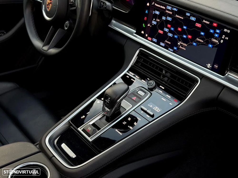 Porsche Panamera 4 E-Hybrid Platinum Edition com PDLS - 26