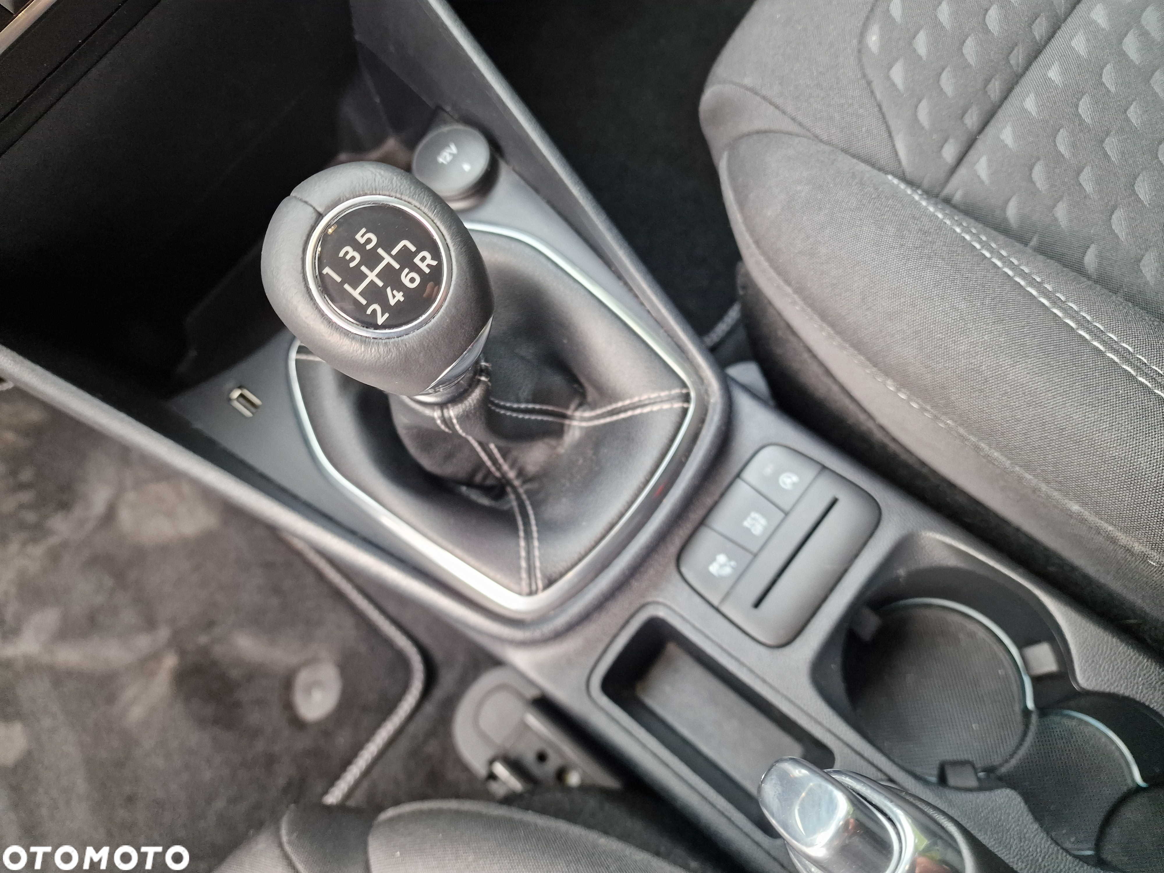 Ford Fiesta 1.0 EcoBoost S&S TITANIUM - 29