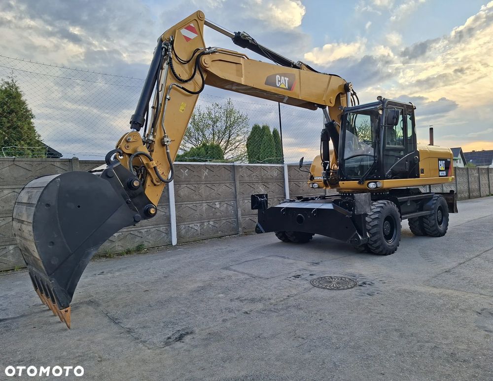 Caterpillar CAT M 322 D - 4