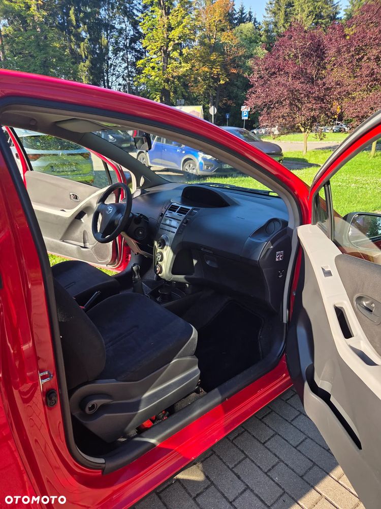Toyota Yaris 1.0 Luna - 11
