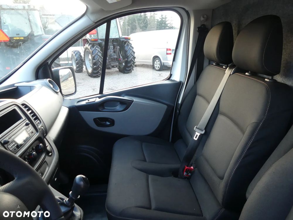 Renault TRAFIC - 12
