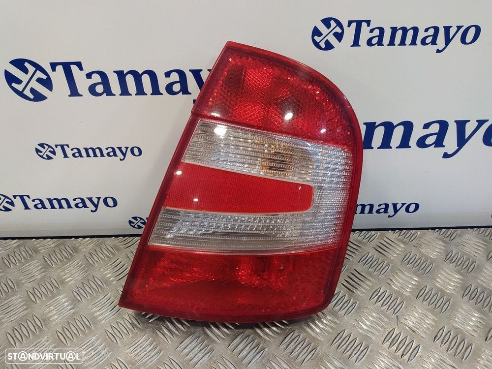 FAROLIM TRASEIRO DIREITO SKODA FABIA I 2006 - - 4