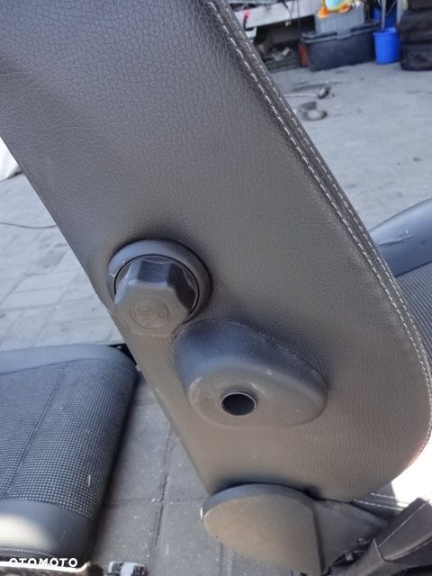 Komplet foteli Opel Zafira B 7-osób - 13