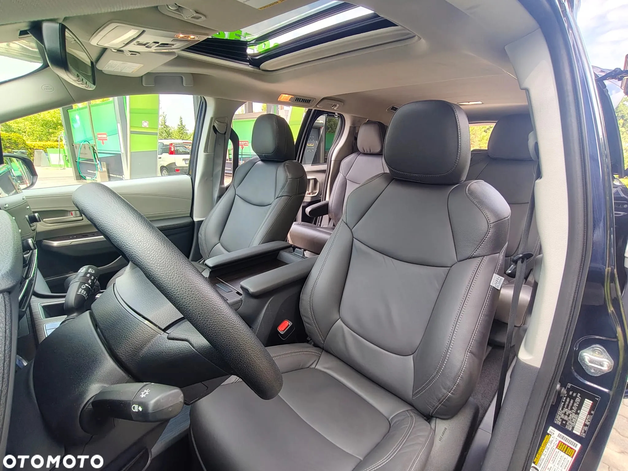 Toyota Sienna - 33