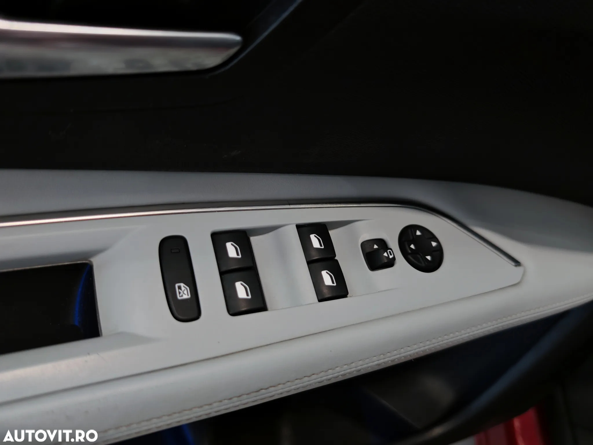 Peugeot 3008 1.2 PureTech S&S EAT8 Allure - 30