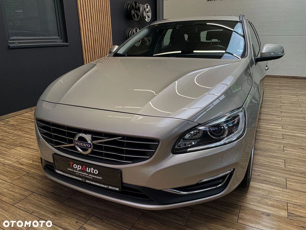 Volvo V60 D2 Momentum - 14