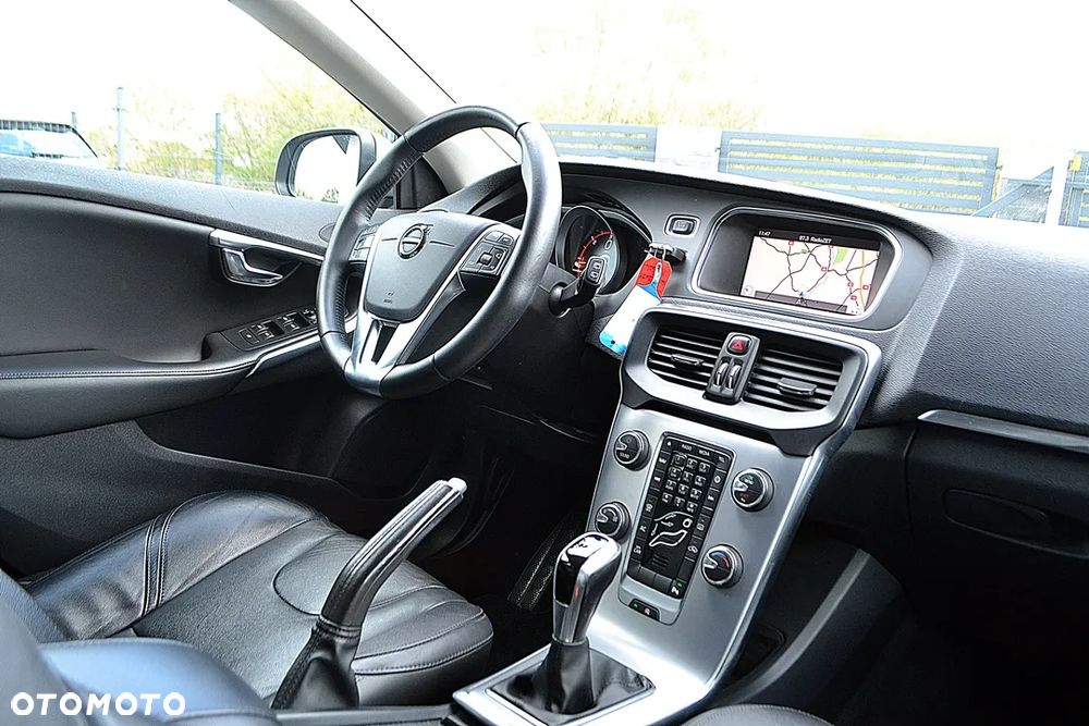 Volvo V40 D2 Inscription - 16
