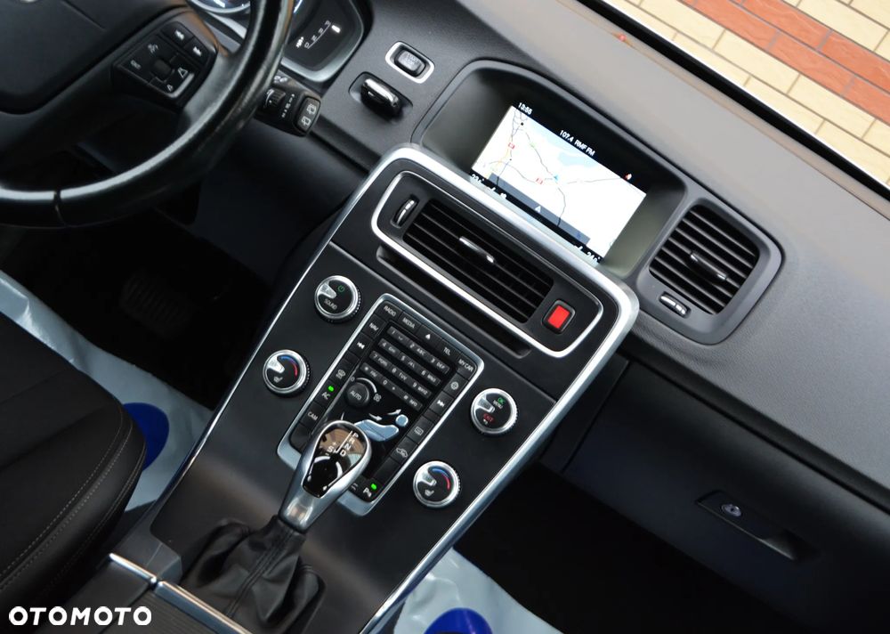 Volvo V60 D4 Geartronic Summum - 40