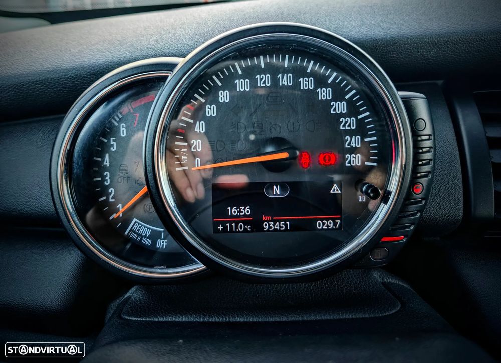 MINI 3 Portas One - 11