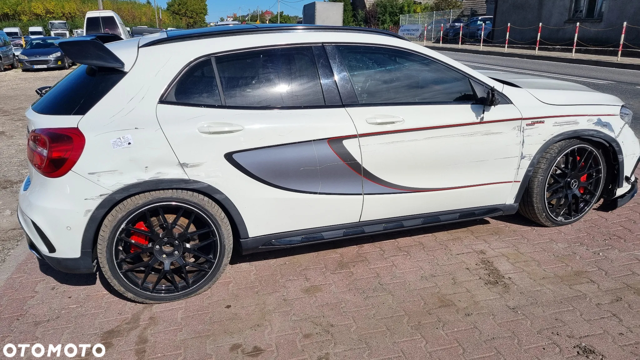 Mercedes-Benz GLA 45 AMG 4-Matic Edition 1 - 4