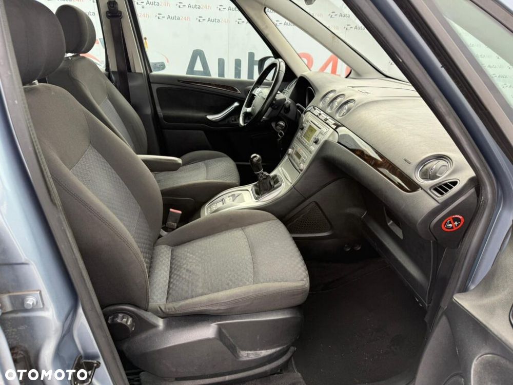 Ford Galaxy 2.0 Ghia - 16