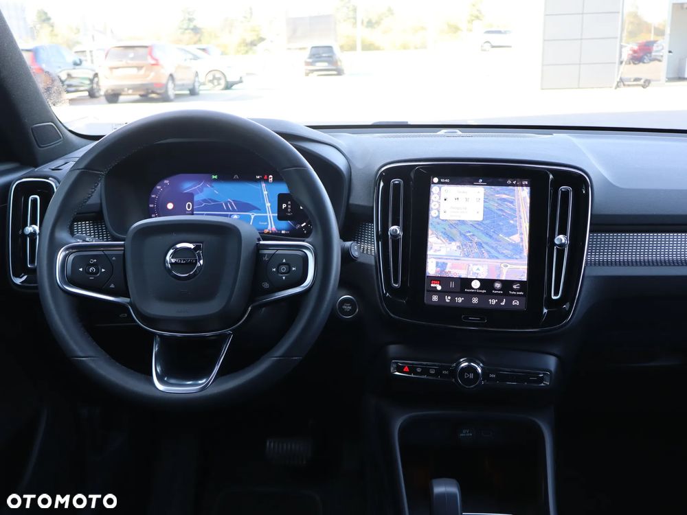 Volvo XC 40 B4 Plus Dark - 12