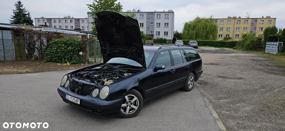 Mercedes-Benz Klasa E 220 T CDI Classic - 8