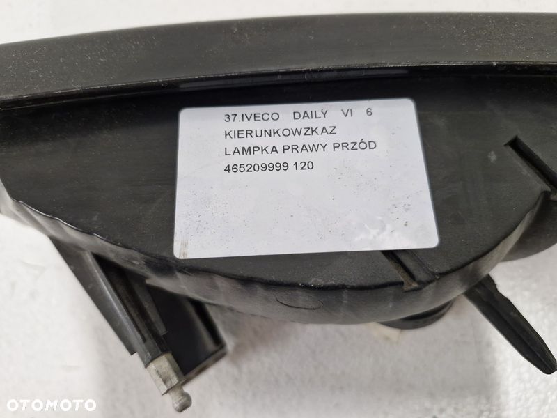 IVECO DAILY 6 VI KIERUNKOWSKAZ PRAWY PRZÓD LAMPA PRAWA PRZEDNIA 465209999 - 8