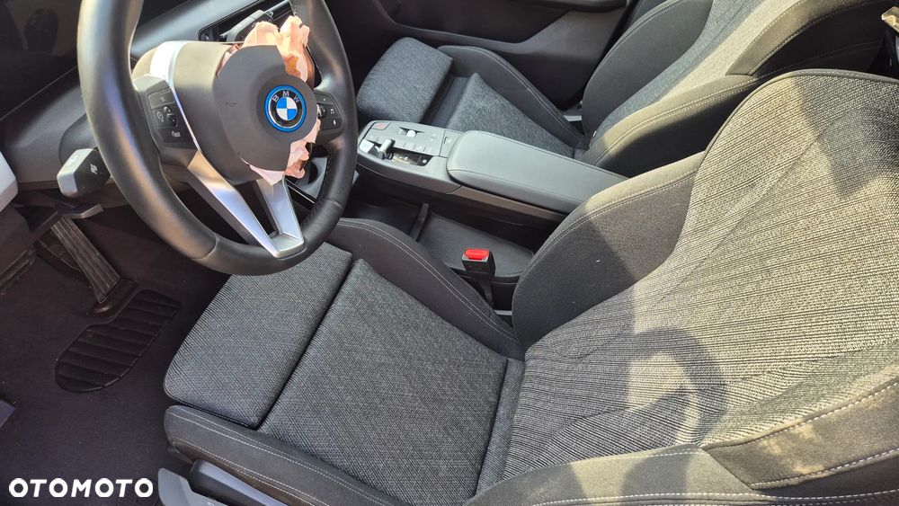 BMW iX1 eDrive20 - 16