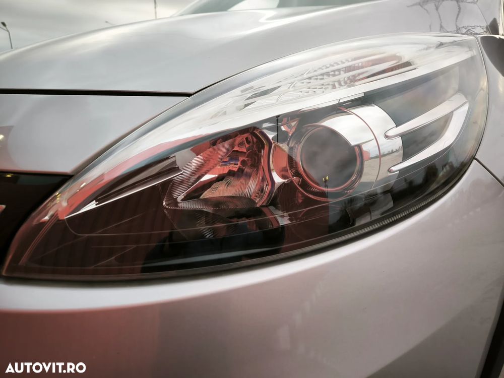 Renault Scenic dCi 110 Xmod Paris - 28