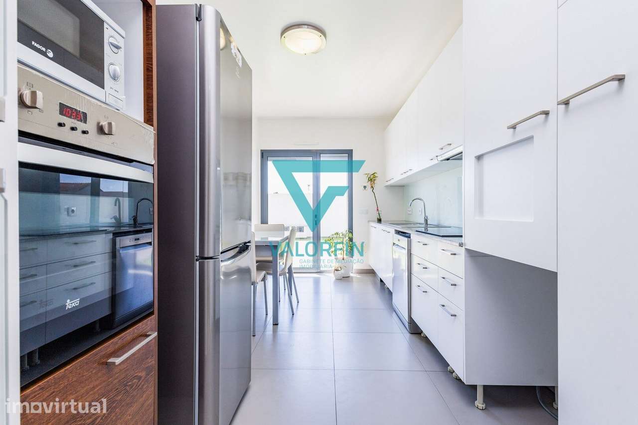 Apartamento T2 c/ Terraço de 95m2 + Garagem / Marinha Grande - Grande imagem: 4/33
