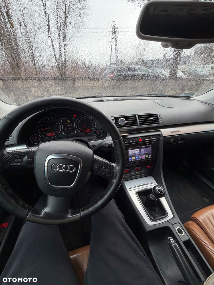 Audi A4 Avant 2.0 T FSI quattro - 7