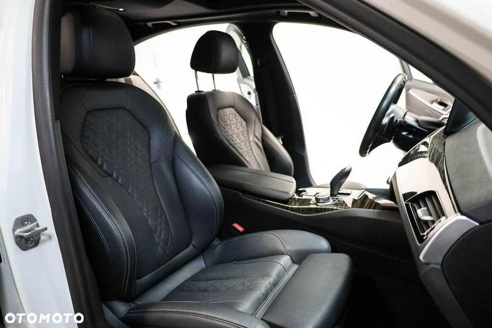 BMW Seria 5 530i mHEV M Sport sport - 29