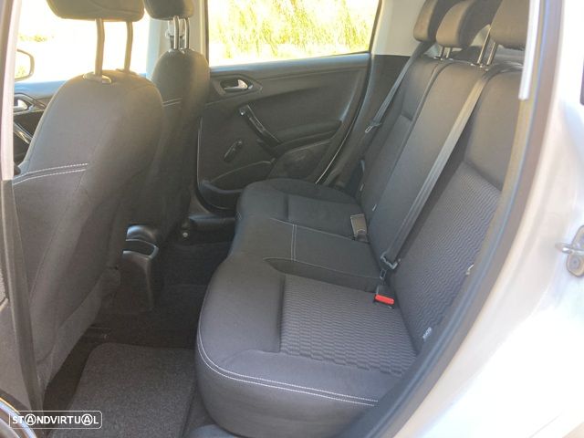 Peugeot 208 1.6 BlueHDi Style - 25