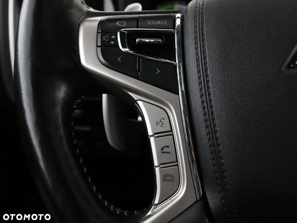 Mitsubishi Outlander 2.4 4WD Top - 32