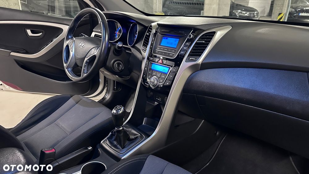 Hyundai i30 blue 1.6 CRDi YES Gold - 32