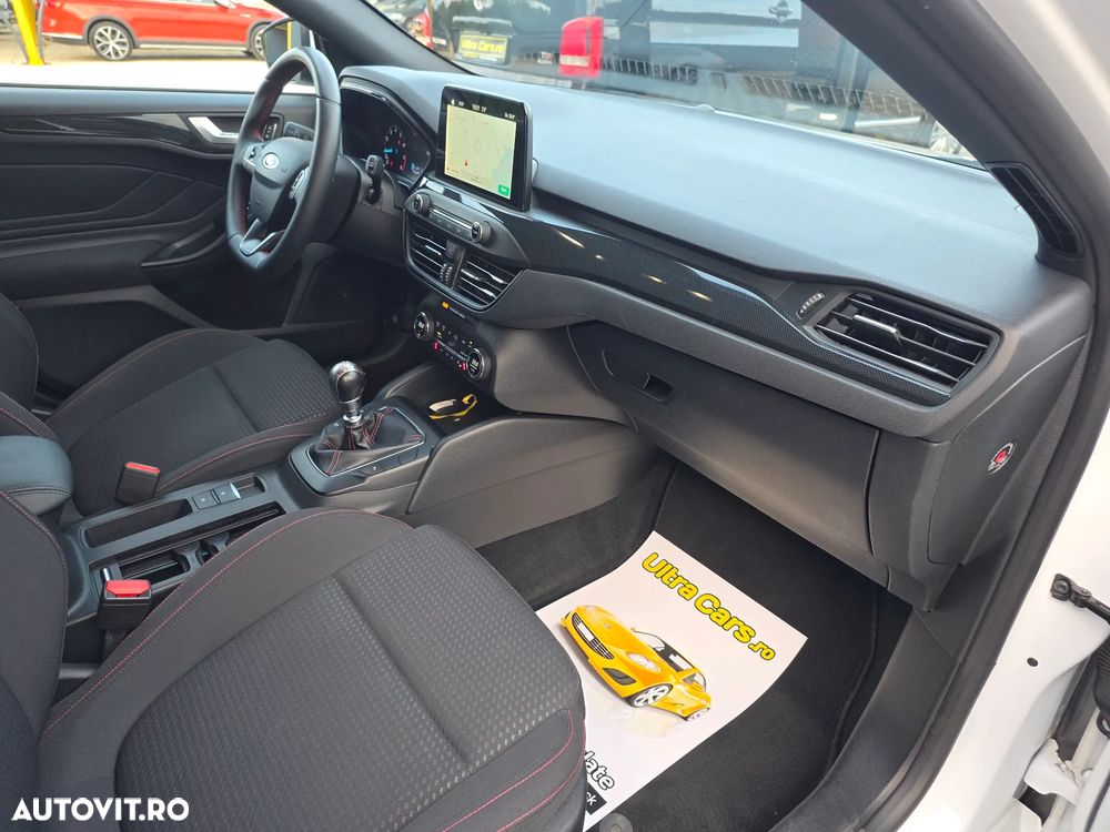 Ford Focus - 13