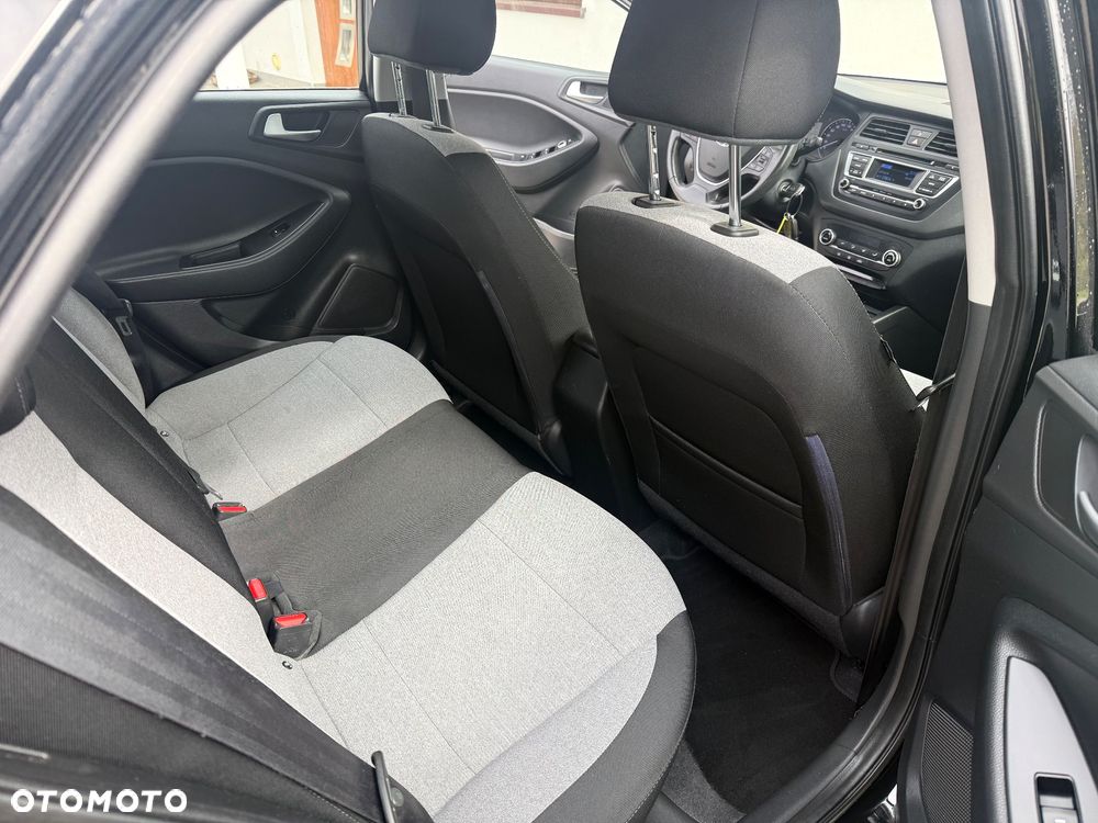 Hyundai i20 - 12