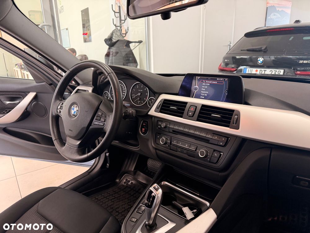BMW Seria 3 - 36