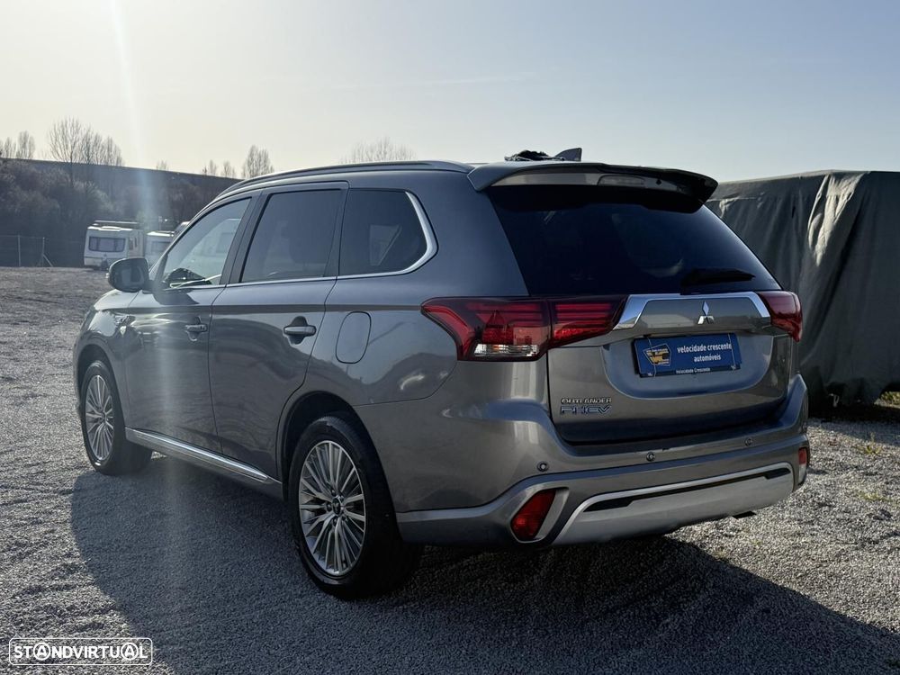 Mitsubishi Outlander 2.4 Instyle - 14