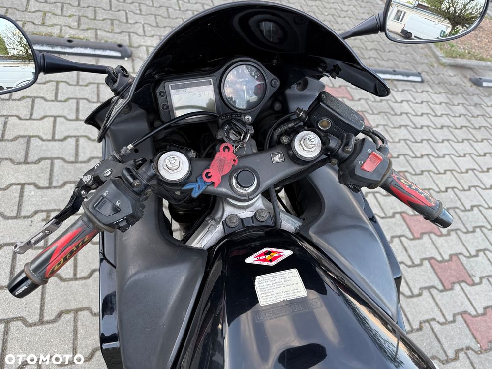 Honda CBR - 9