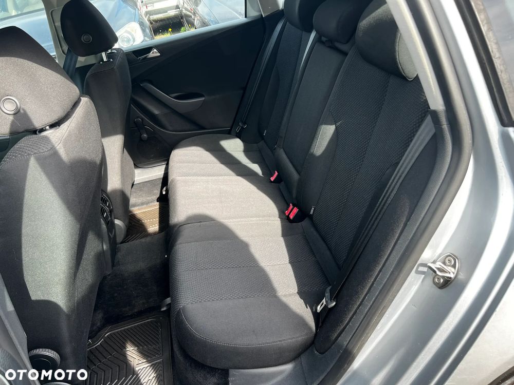 Volkswagen Passat 1.9 TDI DPF Comfortline - 25
