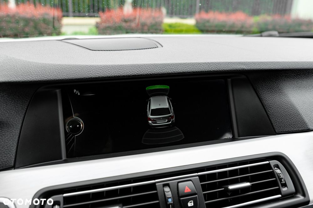 BMW Seria 5 520d - 32