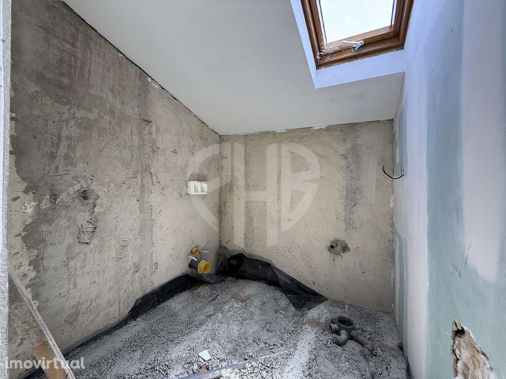 Prédio na Zona Ribeirinha do Seixal // P/Recuperação Oportunidade d... - Grande imagem: 4/35