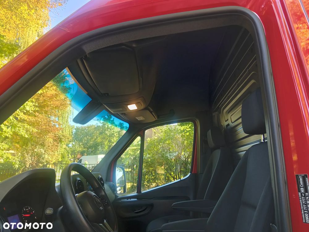 Mercedes-Benz Sprinter - 21