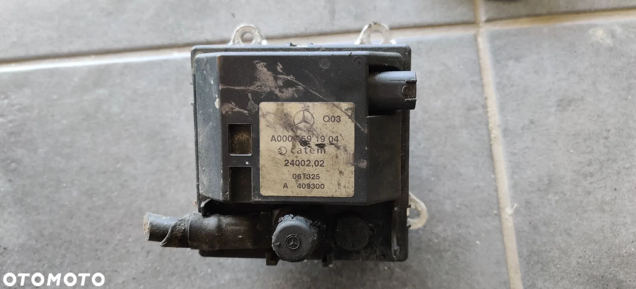 MERCEDES W203 2.2 DOGRZEWACZ SILNIKA A0001591904 - 1