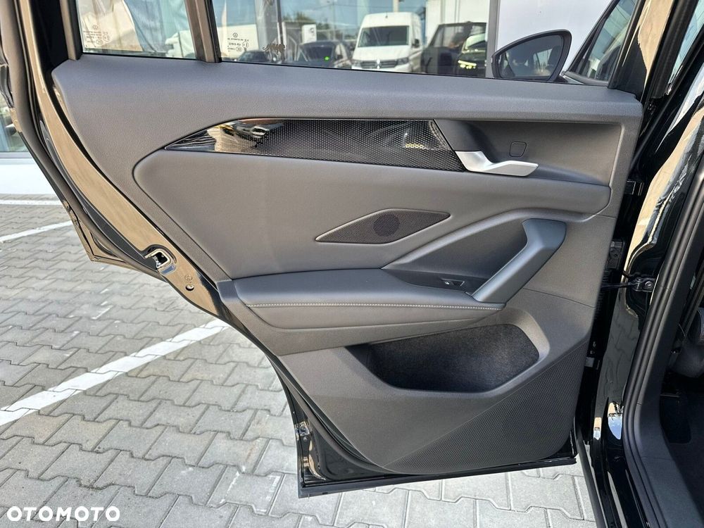 Volkswagen Tiguan - 15