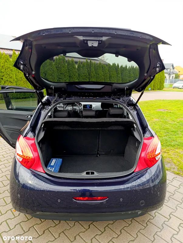 Peugeot 208 1.2 PureTech Style - 18