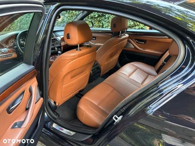 BMW Seria 5 535d xDrive - 11