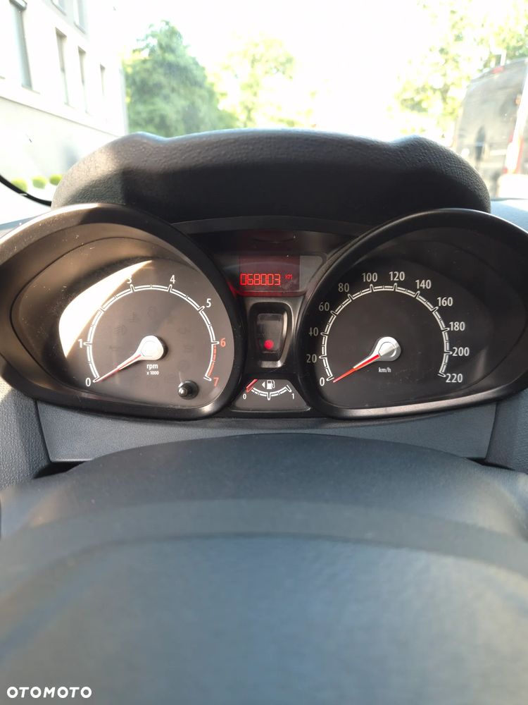 Ford Fiesta 1.25 Trend EU5 - 20