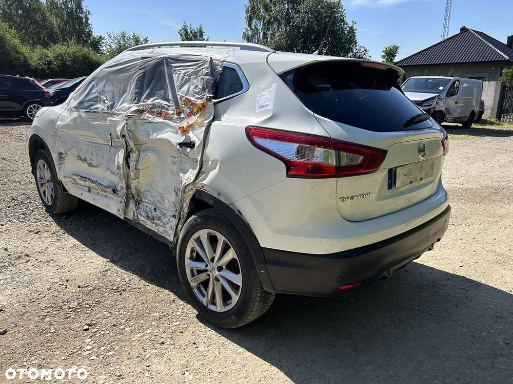 Nissan Qashqai 1.6 DCi 4x4 Tekna - 3