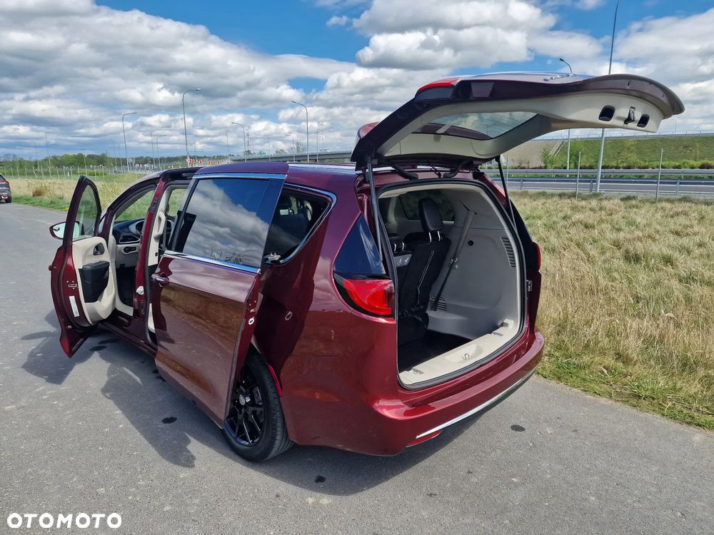 Chrysler Pacifica - 37