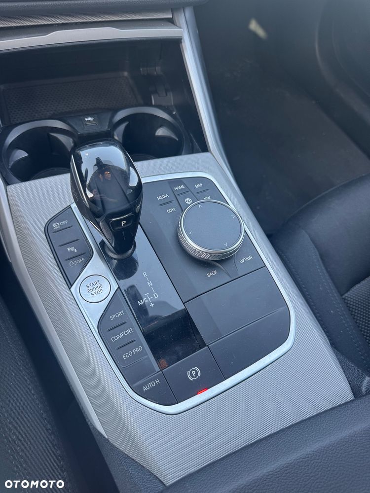 BMW Seria 3 318i - 10