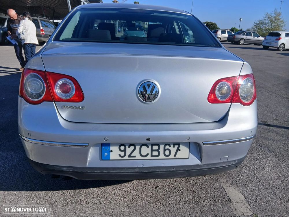 VW Passat 1.9 TDi Confortline - 11
